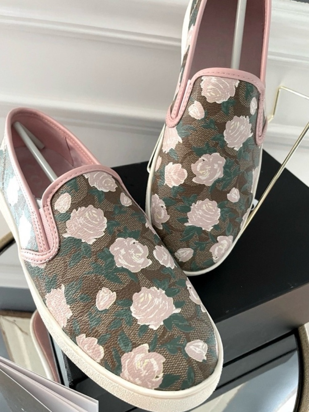 Coach HC8374U Women’s Pink Rose Floral Slip On Canvas Sneakers New in Box